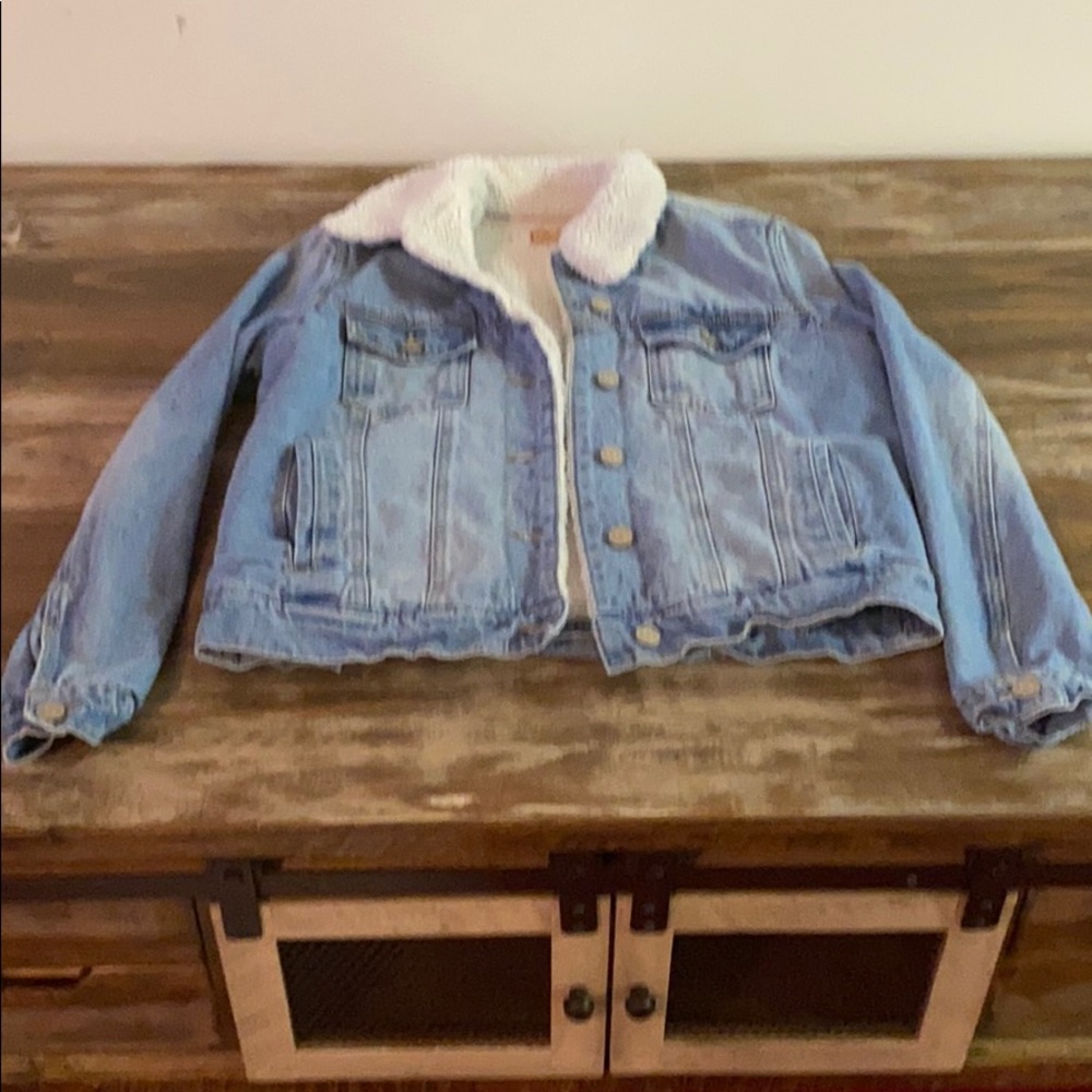 Jean jacket with fuzz inside